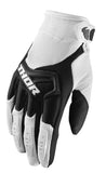 Glove S18 Spectrum White/Black XS – XL 3330-4666