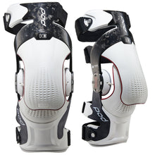 Pod KX K8 3.0 KNEE BRACE (RT) | CARBON/WHITE MEDIUM RIGHT