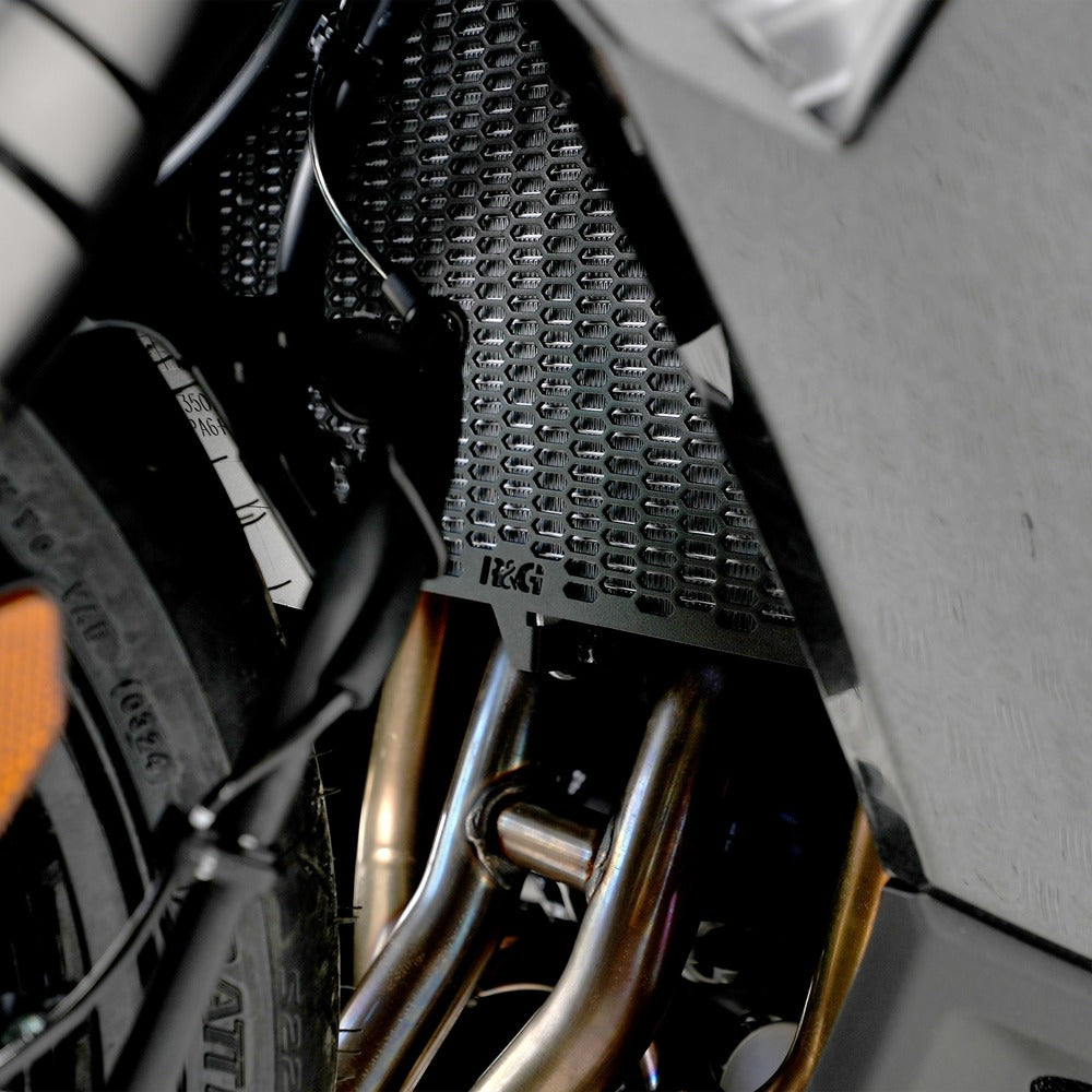 PRO Radiator Guard forKaw Z750 '07-'13, Z750R '11-'13, Z750S '07-'13, Z800 '13-'16, Z1000 '10-'18, Z1000R '17-'20, Z1000SX '11-'19, Versys 1000 '12- '24, Versys 1100 Ã¢â‚¬â„¢25- & Ninja 1000SX '20- '24 & 1100SX '25-