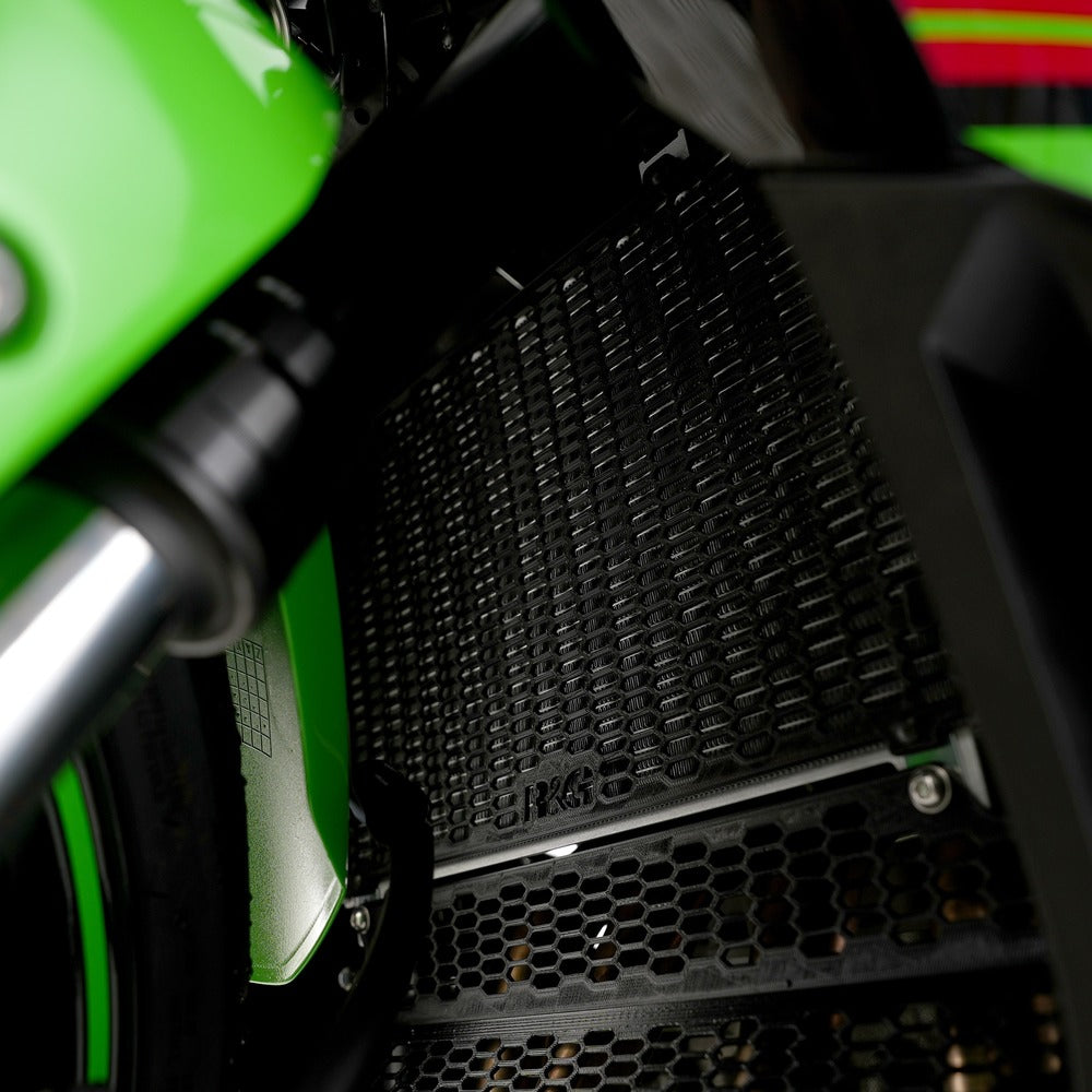 PRO Radiator Guard BLACK - Kawasaki ZX-4RR '23-