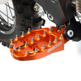 ZETA FOOTPEGS ALLOY ULTRAWIDE | KTM / HQV / GAS GAS | 57mm ORANGE