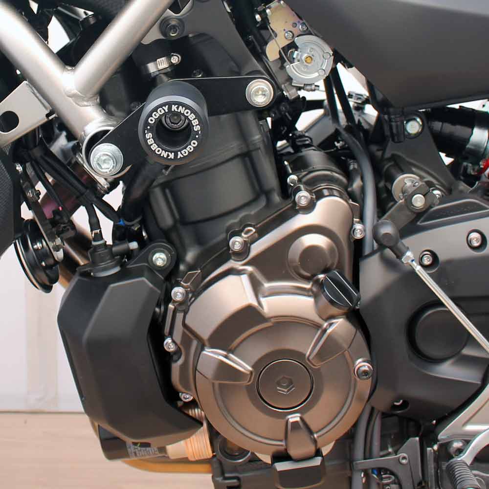 OGGY KNOBBS MT-07, TRACER 7 & 700, XSR 700 14-25 (Black Knobbs, Brackets, Case Saver) - OK834STCS