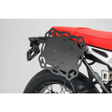 Universal side bracket left. For SLC side carrier left. Incl. net. (HTA.00.401.15100)