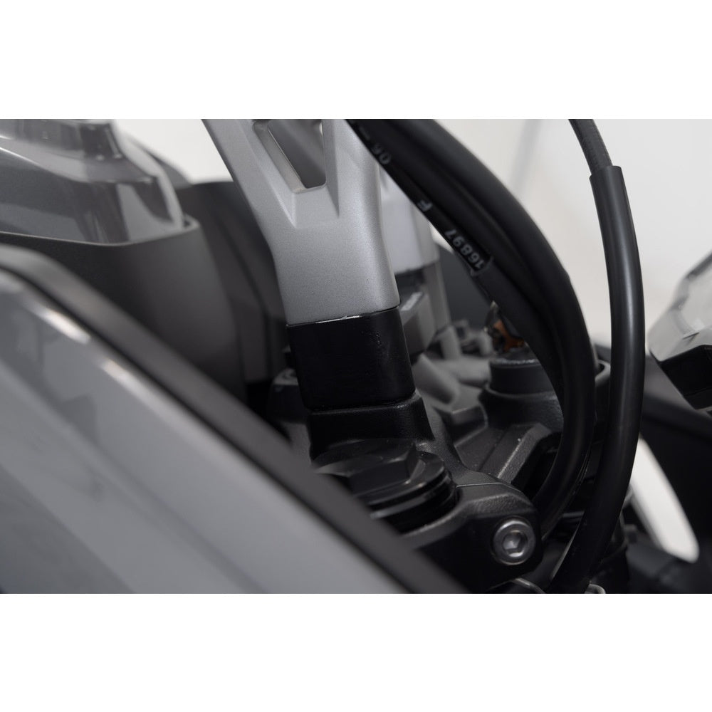 Bar riser. H=30 mm. Black. Triumph Tiger 660 (21-). (LEH.11.039.10400/B)